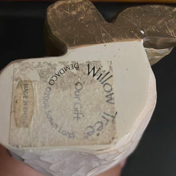 Willow Tree Figurine, Our Gift Sculpted Hand-Painted Figure - Picture 4 of 4